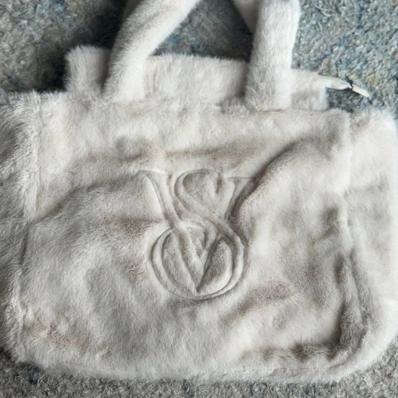 Victoria's Secret cream Tote Bag Plush Cozy Design - Picture 6 of 8
